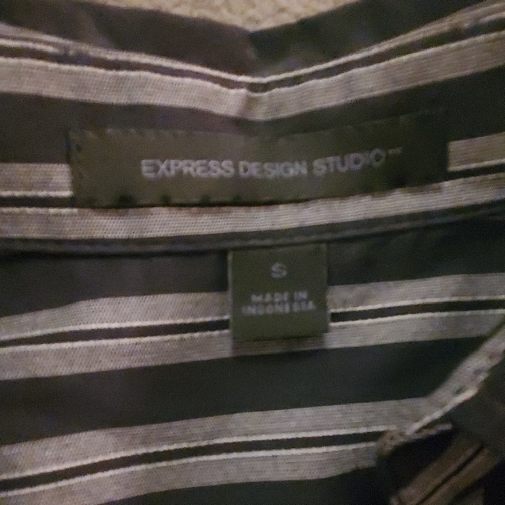 Express Design Studio button down top - Picture 3 of 3